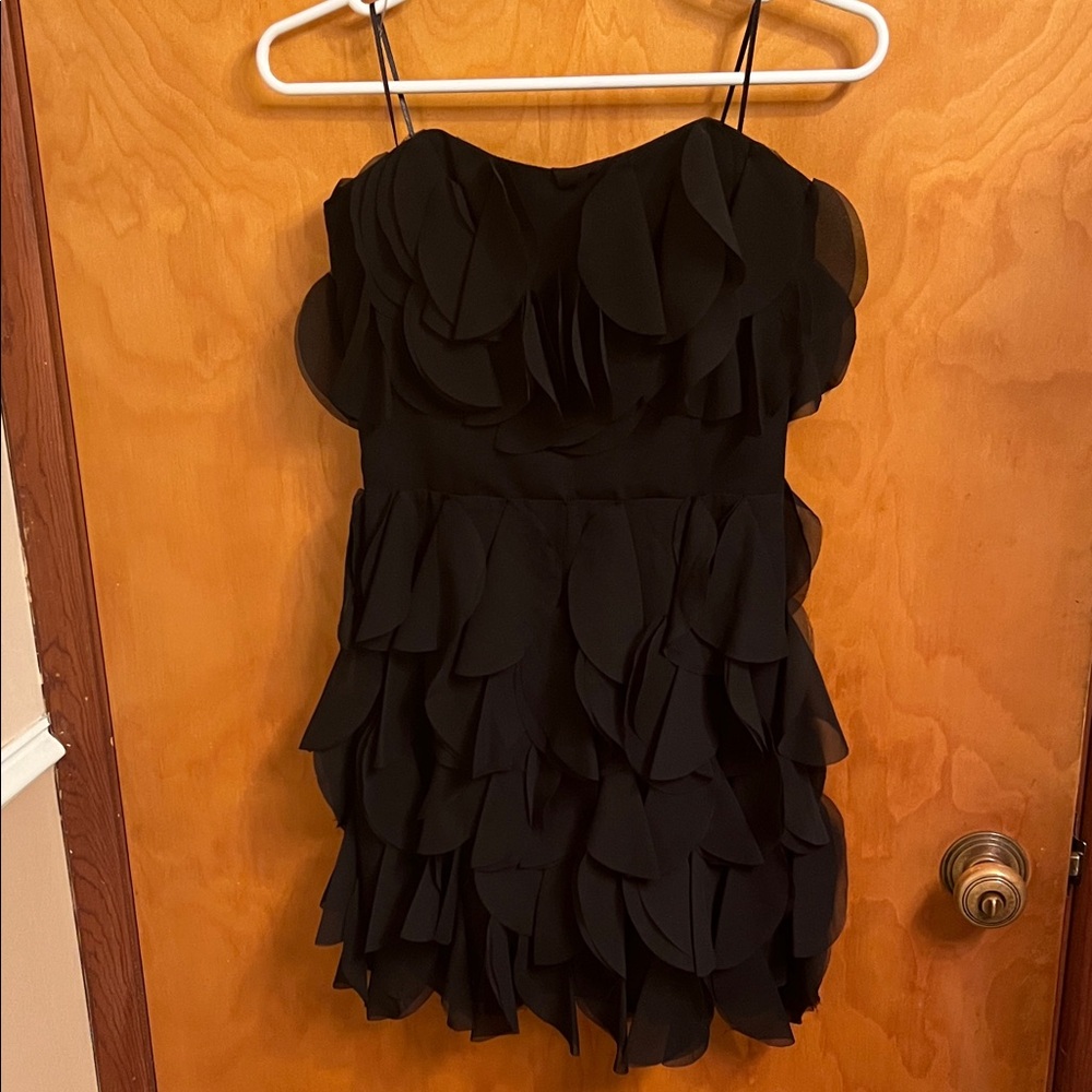 Pre-Owned Guess Elegant Black Ruffle Flower Petal Dress Size 3